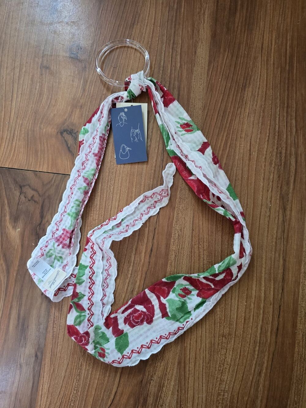 Universal Threads 3-in-1 versatile accessory scarf belt bag scarf floral red S29